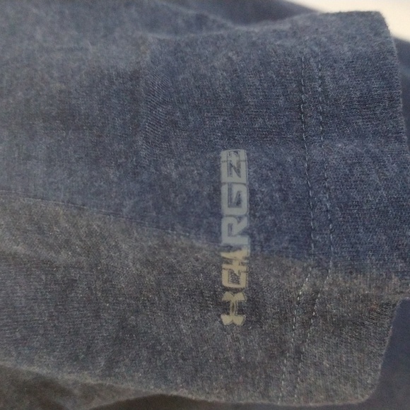 Under Armour Tee - Picture 4 of 5